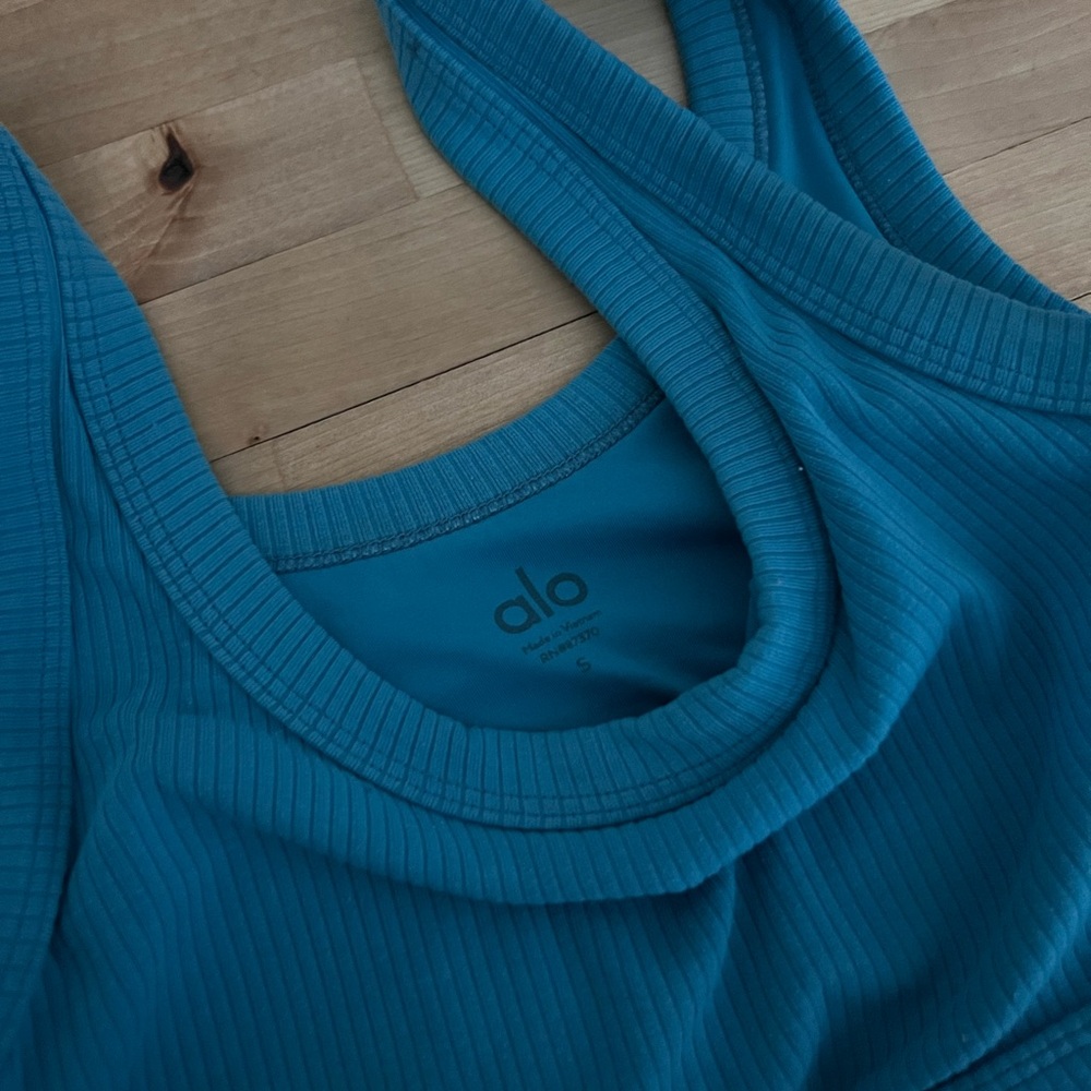 Alo Ribbed Wellness Bra Blue - Picture 4 of 4